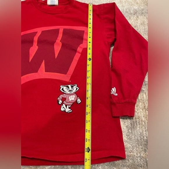 ADIDAS Wisconsin Badgers Red Long Sleeve Tshirt Bucky Size Large - Picture 7 of 9